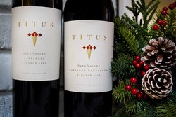 Titus Holiday Duo